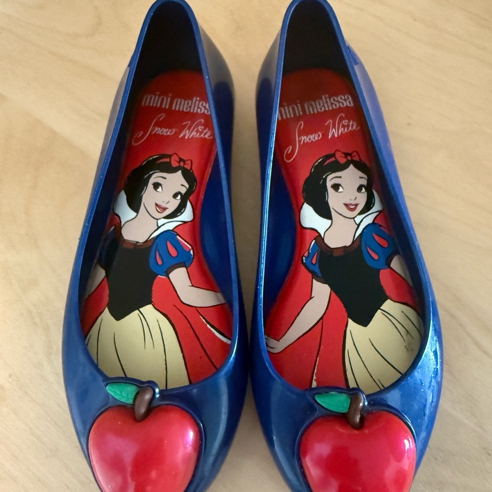 Mini Melissa x Disney princess jelly flat, Snow White.NWOB - Picture 2 of 5